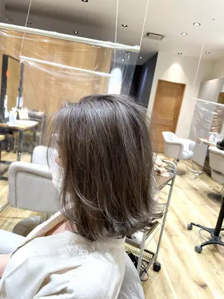 ミディアム 髪質改善ストレート オルメントのヘアスタイル