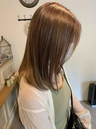 セミロング HARE 川崎晴佳のヘアスタイル