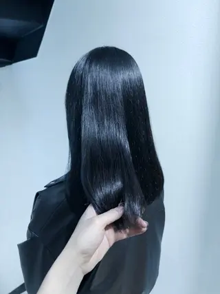 セミロング カラー yiye shioriのヘアスタイル