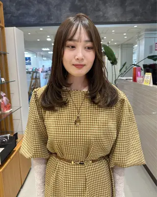 セミロング NAKAHARA TSUKUSHIのヘアスタイル