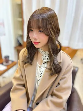 セミロング カラー 𝘈𝘐𝘙𝘐♡ レイヤーカットのヘアスタイル