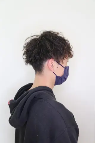 ショート パーマ メンズ 石倉 真のヘアスタイル