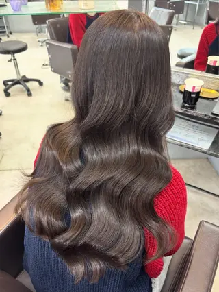 ロング カラー 桐生 かれんのヘアスタイル
