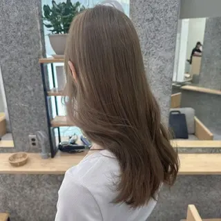 ロング ミルクティーベージュ 近鉄奈良駅　向田のヘアスタイル