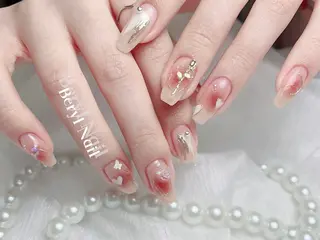 ミディアム Beryl Nail 新大久保のネイルデザイン