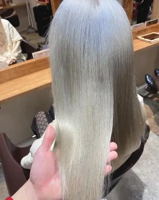 セミロング カラー レイヤー×艶髪特化 マネージャー安藤光司のヘアスタイル