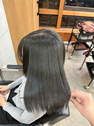 ショート 艶髪レイヤー AZUSAのヘアスタイル