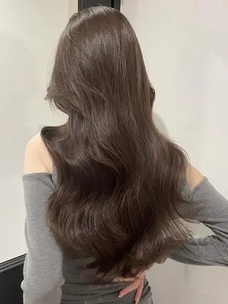 セミロング カラー eve🐰束間まつ毛 /透明感カラーのヘアスタイル