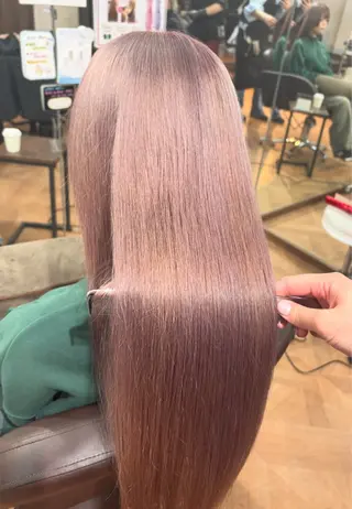 カラー 透明感ブラウン｜ レイヤー｜小寺 葵のヘアスタイル