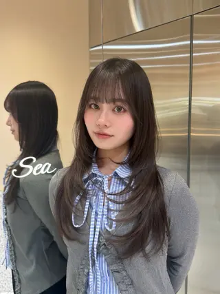 ロング カラー 今っぽレイヤーカット グレージュ/リョウヤのヘアスタイル