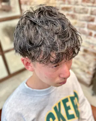 ショート パーマ メンズ 師岡 祐輔のヘアスタイル