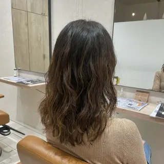 ミディアム パーマ 大人可愛いhair 🐾🩵HANAのヘアスタイル