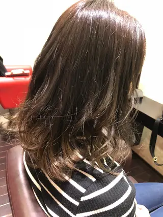 ミディアム カラー 畑山 紗耶佳のヘアスタイル