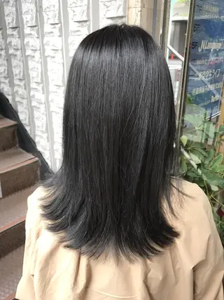 ミディアム カラー タジマ ヤスヒサのヘアスタイル