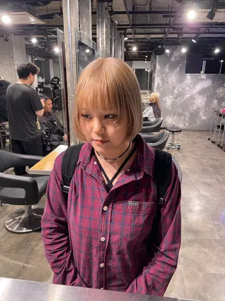 ショート カラー ハイトーン 横浜💞ミオのヘアスタイル