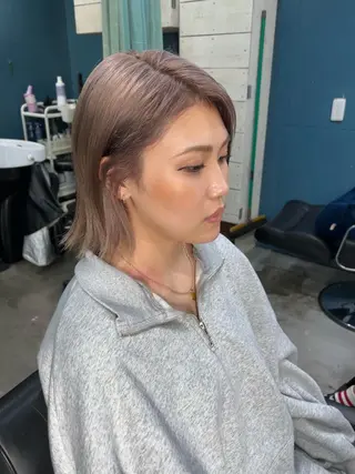 ミディアム カラー 鷺谷 玲奈のヘアスタイル