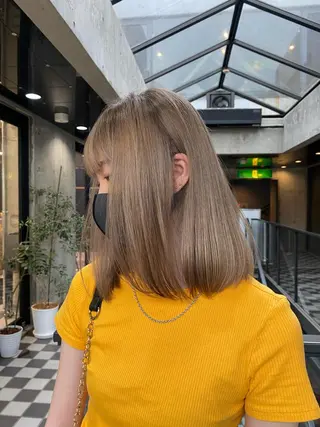 セミロング カラー 小坂 麻綾のヘアスタイル