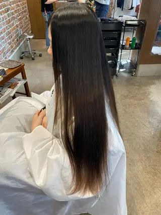 ロング パーマ 沖田 舞衣のヘアスタイル