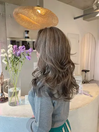 ロング 早稲田 千尋のヘアスタイル