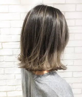 ショート カラー 小島 侑衣のヘアスタイル