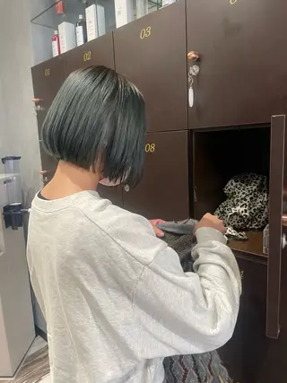 ミディアム 石戸 春菜のヘアスタイル