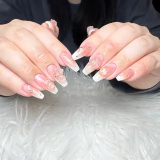 ネイル T.Lee Nail Lilyのネイルデザイン