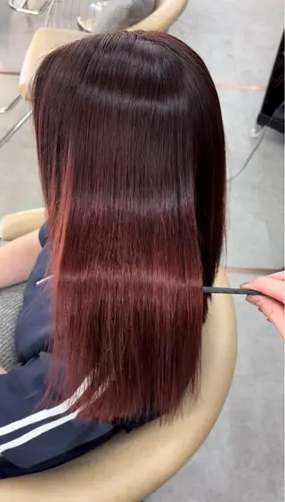 セミロング カラー パーマ 髪質改善|透明 感カラー🩵レイヤーのヘアスタイル