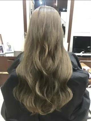 ロング カラー Zina天王寺 CHIAKIのヘアスタイル