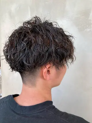 ショート パーマ メンズ 波巻きスパイラルパー マ/シャドウパーマ駿のヘアスタイル