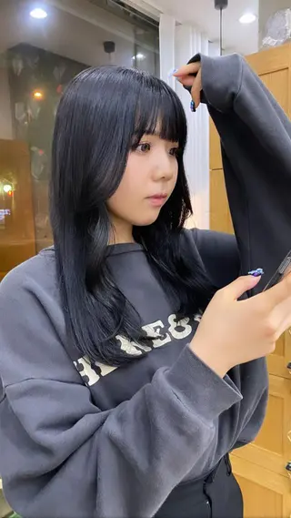 ロング KVELL ユナのヘアスタイル