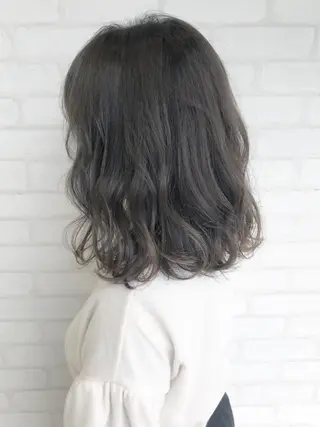 カラー TOMOKA 艶髪/透明感カラーのヘアスタイル