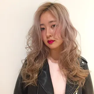 ロング 鈴木 まりやのヘアスタイル