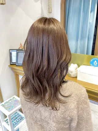 ミディアム カラー レイヤーカット /透明感カラー西田のヘアスタイル