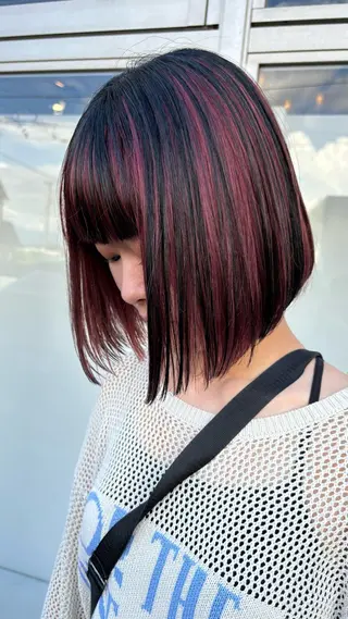 ミディアム カラー 岩﨑 楓加のヘアスタイル