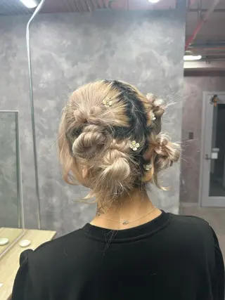 ミディアム カラー ヘアアレンジ MOMO艶髪 🩵モテカラーのヘアスタイル