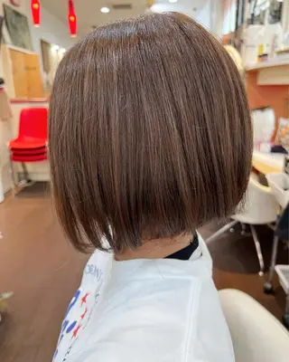 ショート カラー まさき✂︎ブリーチ／ デザインカラーのヘアスタイル