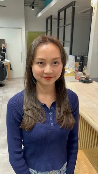 セミロング カラー 🌞レイヤー×カラー 前川那津美🌞のヘアスタイル