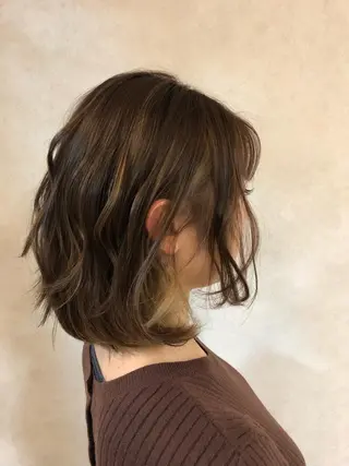 ショート カラー 大久保 遥日のヘアスタイル