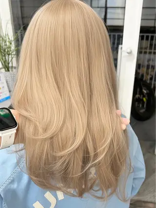 ミディアム 🫧艶ダブルカラー ブリーチ🫧トモヤのヘアスタイル