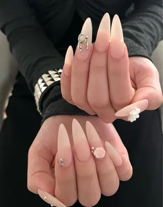 ネイル 五十嵐 莉奈のネイルデザイン