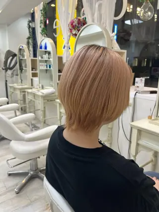 ミディアム 岡崎 嶺のヘアスタイル