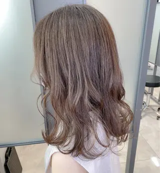 セミロング カラー 【透明感、艶髪】西村 有司のヘアスタイル