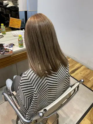 セミロング 碇山 楓己のヘアスタイル