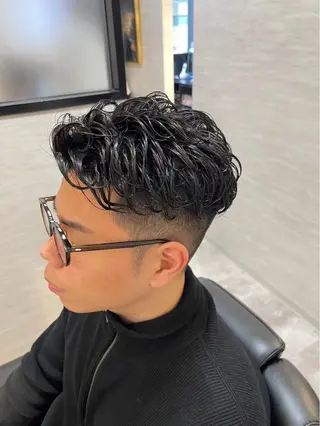 ミディアム 佐藤 瑛太のヘアスタイル