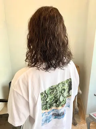 ミディアム パーマ SAKINO. ベージュカラーのヘアスタイル