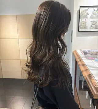 ロング Yui⭐️ 透け感カラーのヘアスタイル