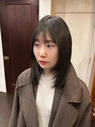セミロング 佐藤 優里奈のヘアスタイル