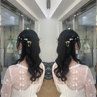 セミロング ヘアアレンジ 💎ハイトーン/艶 カラー モエカ💎のヘアスタイル