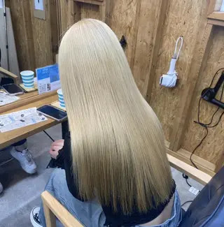 セミロング 透けるミルクティー ☕赤味ゼロ★はる吉のヘアスタイル