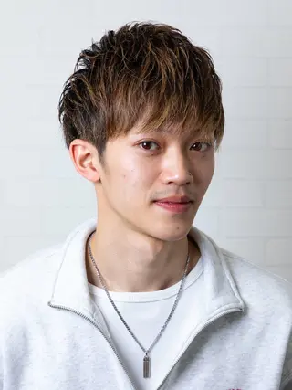 ショート カラー メンズ 濱口 翔伍のヘアスタイル